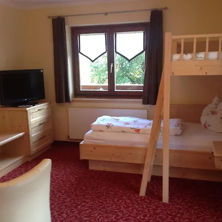 Farm stay Weisssteinalm