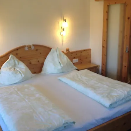 Farm stay Weisssteinalm Kaprun